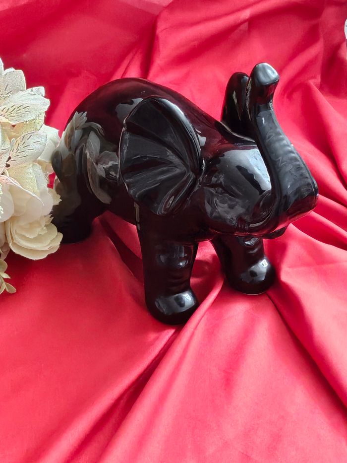 Statue éléphant noir - photo numéro 4