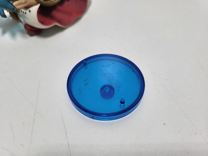 Edward Newgate White Coat Arms Folded One Piece WCF Figurine - photo numéro 5