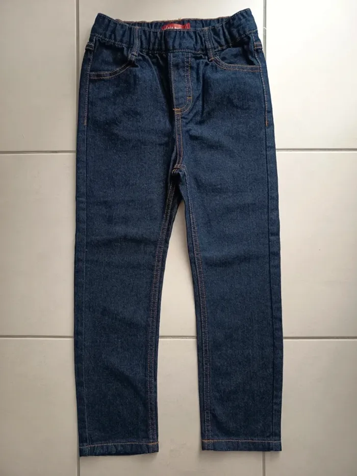 Jeans garçon neuf taille 7 ans