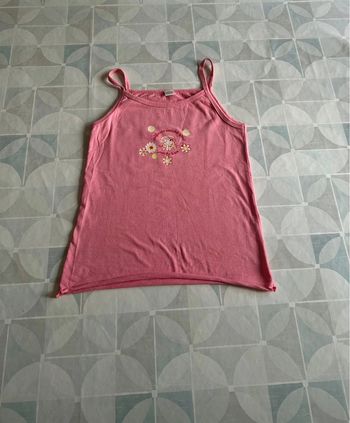 T shirt fille - 11 ans - en très bon état
