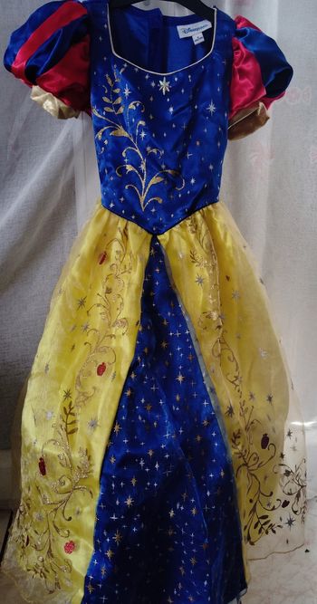 Robe 4/6 ans blanche neige Disneyland Paris. 