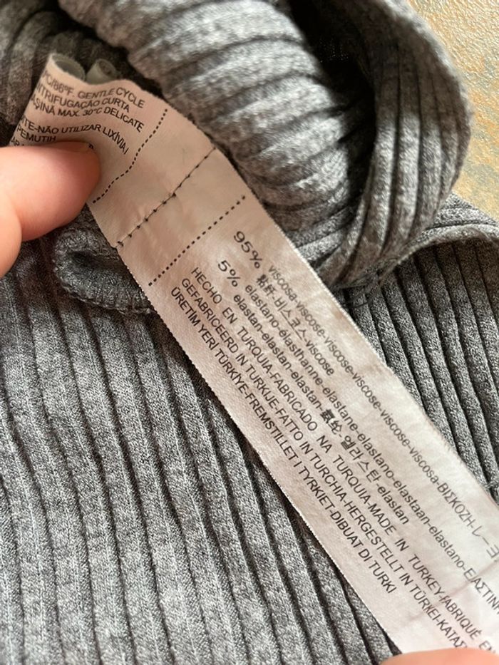 T-shirt gris Bershka taille M très bon état - photo numéro 6