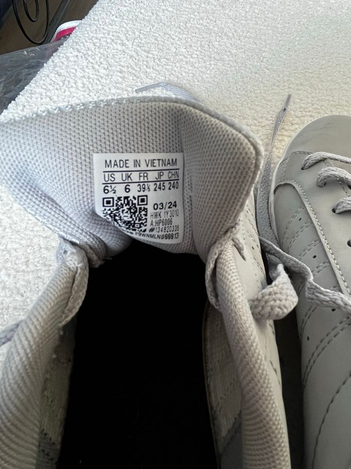 Chaussure adidas - photo numéro 3