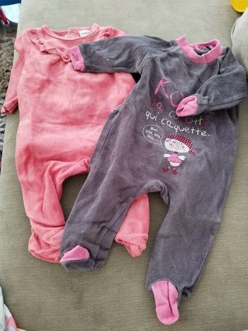 2 pyjamas grenouillères velours fille 3 mois