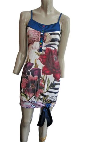 robe d'été en maille fine bretelles fines réglables marque Desigual taille indiquée S = 36/38