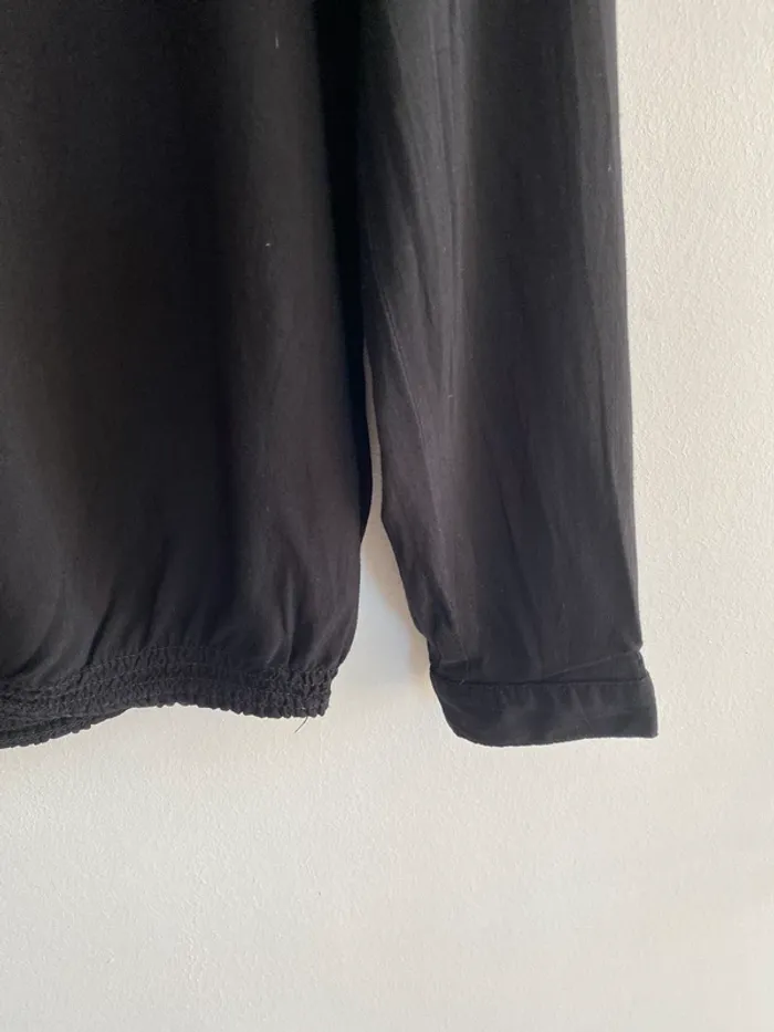 Blouse camaïeu noir boutons doré - photo numéro 4