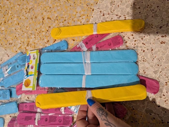 Gros lot de pompons en papiers colorés neufs - photo numéro 4