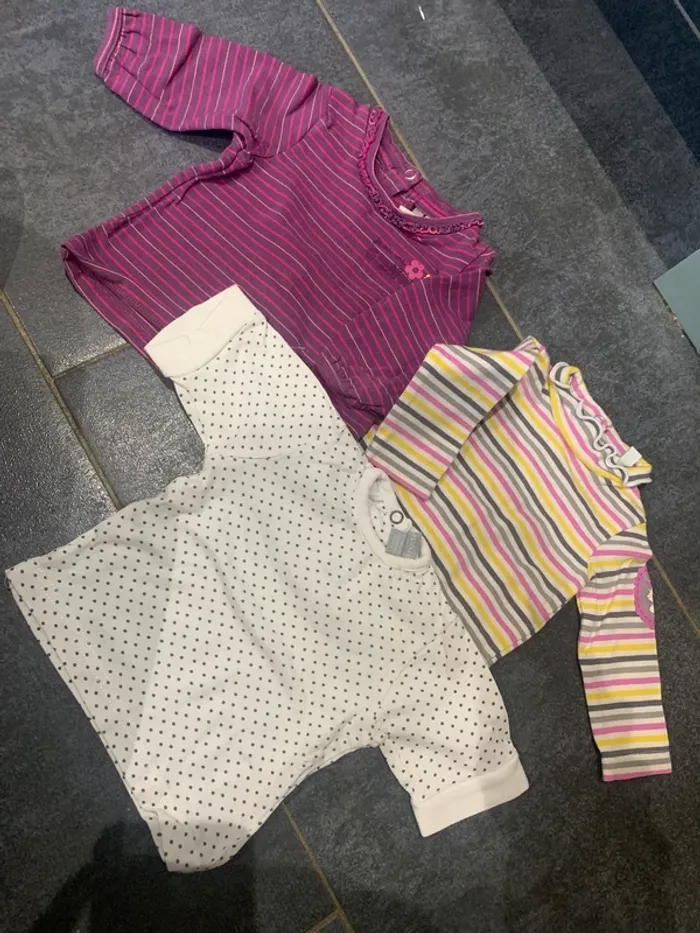 Lot de 33 vêtements 1 mois - photo numéro 10