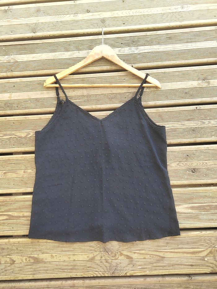 Top noir Shein en dentelle & plumetis – Élégance féminine – Taille L – Très bon état