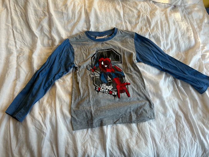 Haut / tee shirt manches longues Spiderman 8 ans