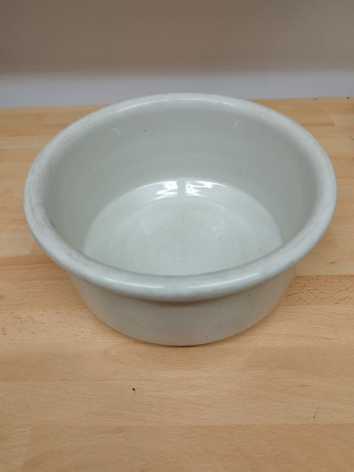 Cache pot en porcelaine
Dimension diamètre 22 cm x hauteur 10,5 cm - photo numéro 2