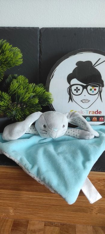 Doudou plat Lapin bleu turquoise gris blanc étoiles obaibi Okaïdi Carré Ob