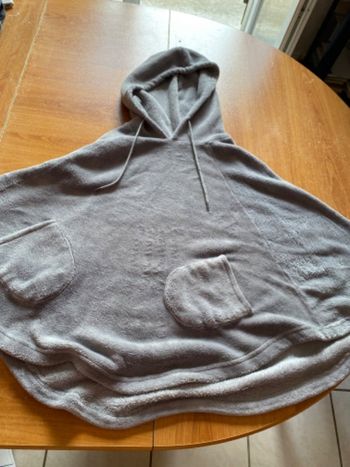 Poncho à capuche gris Taille Unique