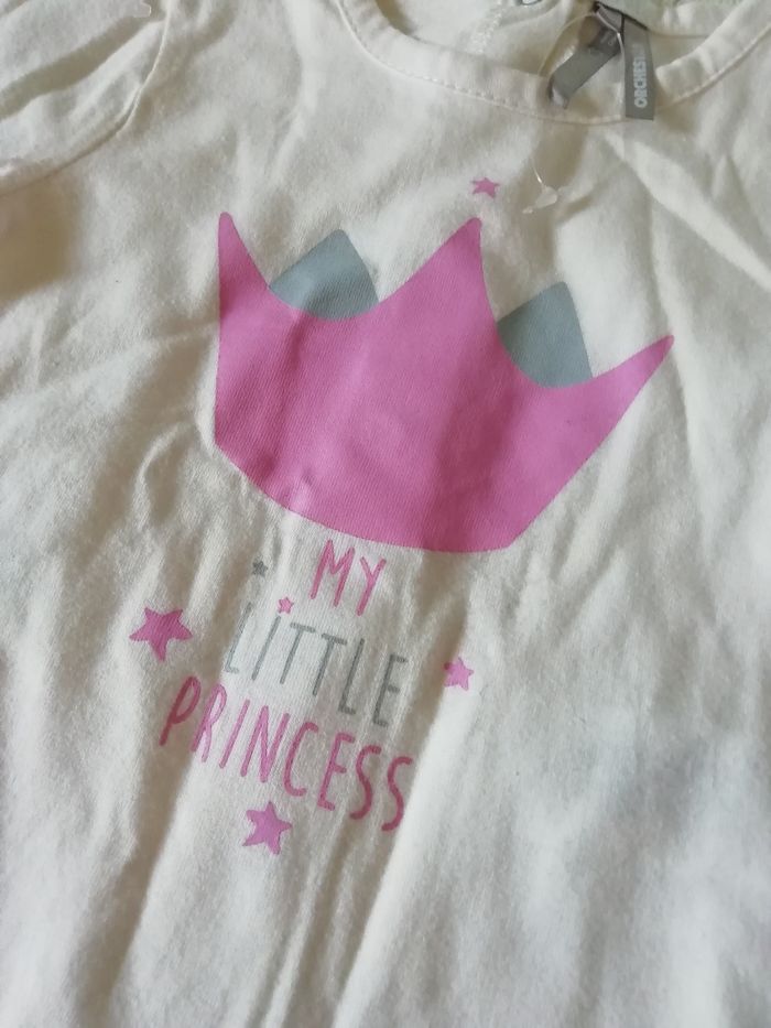 Pyjama Princess 9 mois NEUF - photo numéro 2