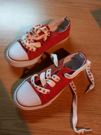 Baskets / Chaussures Enfants Taille 29