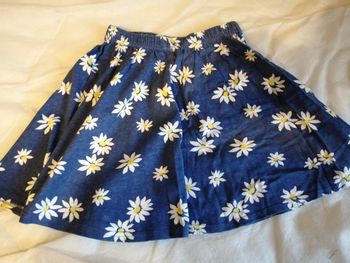 Jupe Taille 126 cm et son haut