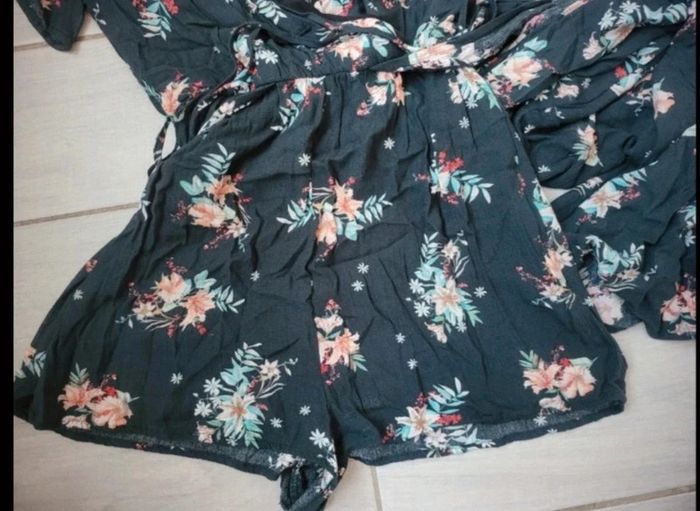 Magnifique combishort robe fleurie pull&bear 36 - photo numéro 3