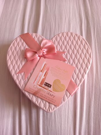 Pillow talk icons on the go Charlotte Tilbury 