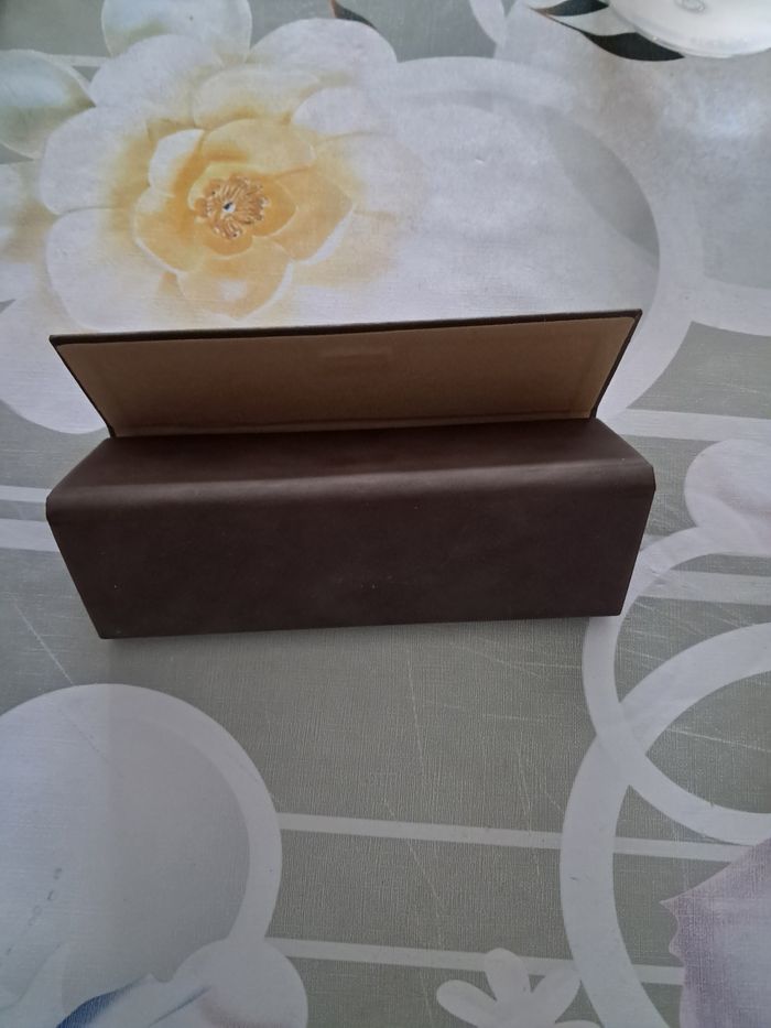 Boîte à lunettes - photo numéro 4