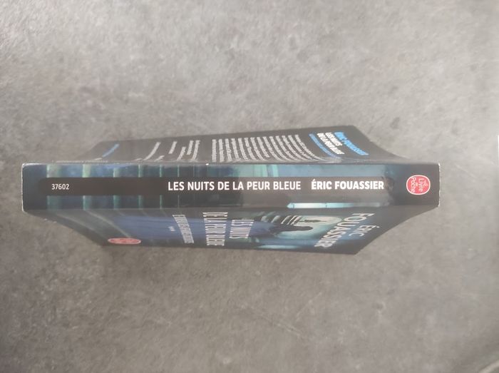 Le bureau des affaires occultes T3 Les nuits de la peur bleue Eric Fouassier Livre de Poche 2024 - photo numéro 2