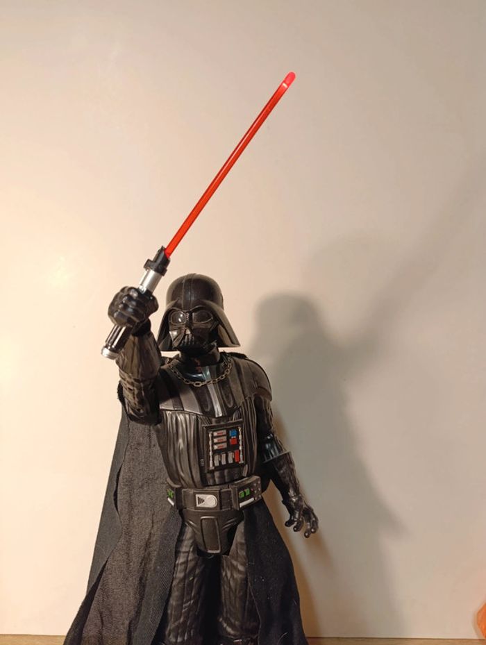Figurine dark Vador action Sabre laser - photo numéro 2