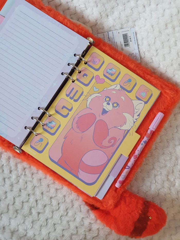 Disney Store Carnet Mei Lee transformée en panda roux Alerte Rouge - photo numéro 3