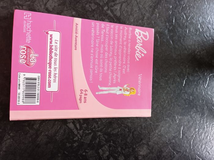 Livre Barbie bibliothèque Rose tome 2 vétérinaire - photo numéro 2