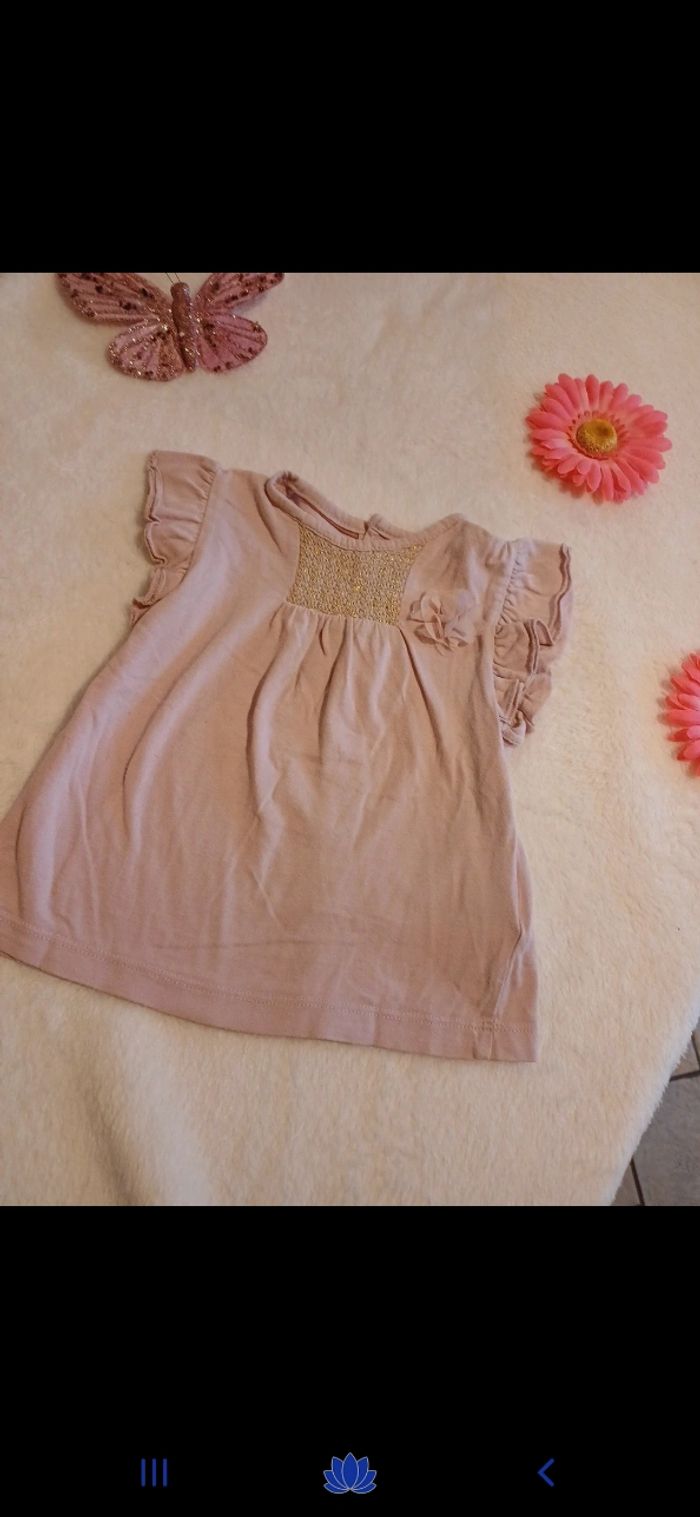 T.shirt bébé taille 9 mois