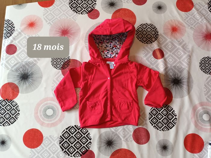 Gilet sweat 🍎 taille 18 mois