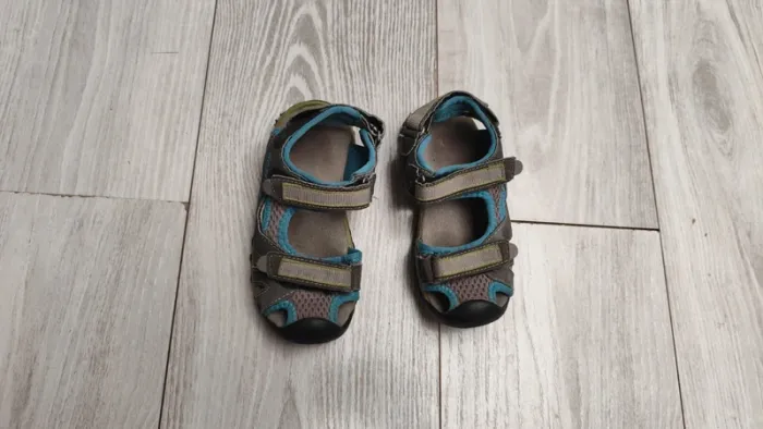 Sandales