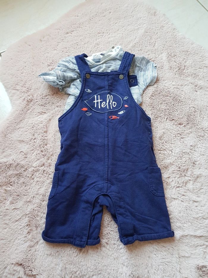 Salopette et tee shirt garçon 12 mois