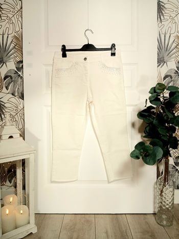 Pantalon blanc – Taille 40 – Détail strass – Élégant & estival
