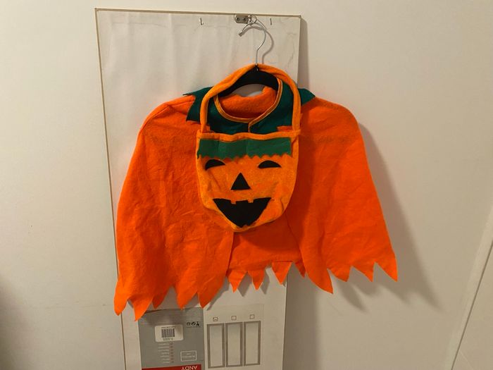 Costume