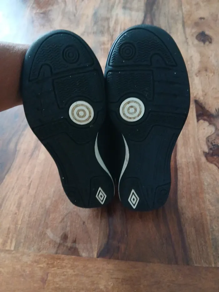 Chaussures de sport enfant taille 30 - photo numéro 3