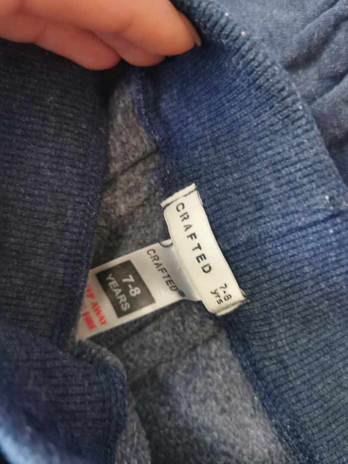 Lot 2 jeans et 1 bas de survêtement 7/8ans - photo numéro 10