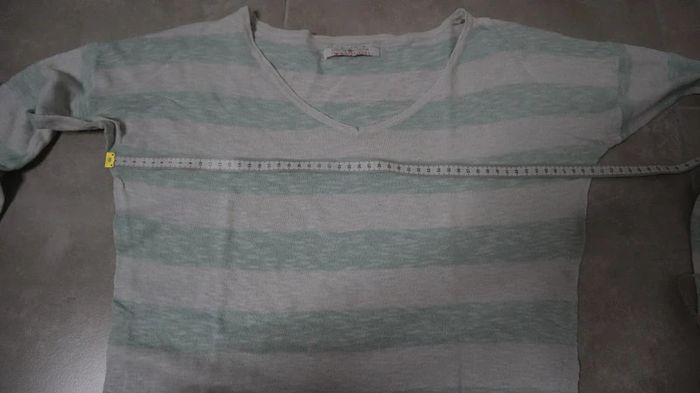 Pull à rayures blanc et vert - photo numéro 6