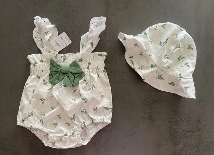 Ensemble fleurie blanc et vert SHEIN 1-3 mois combinaison avec chapeau [ref.46B070]