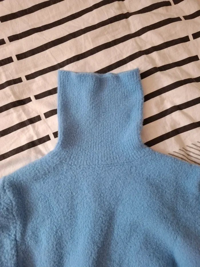 Pull bleu à col roulé - photo numéro 4