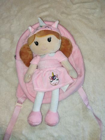 Sac a dos + poupée 
