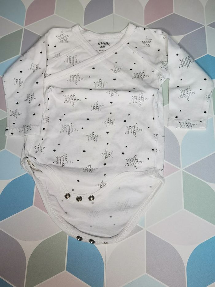 D3876 - lot de 4 bodies fille 6 mois - photo numéro 3