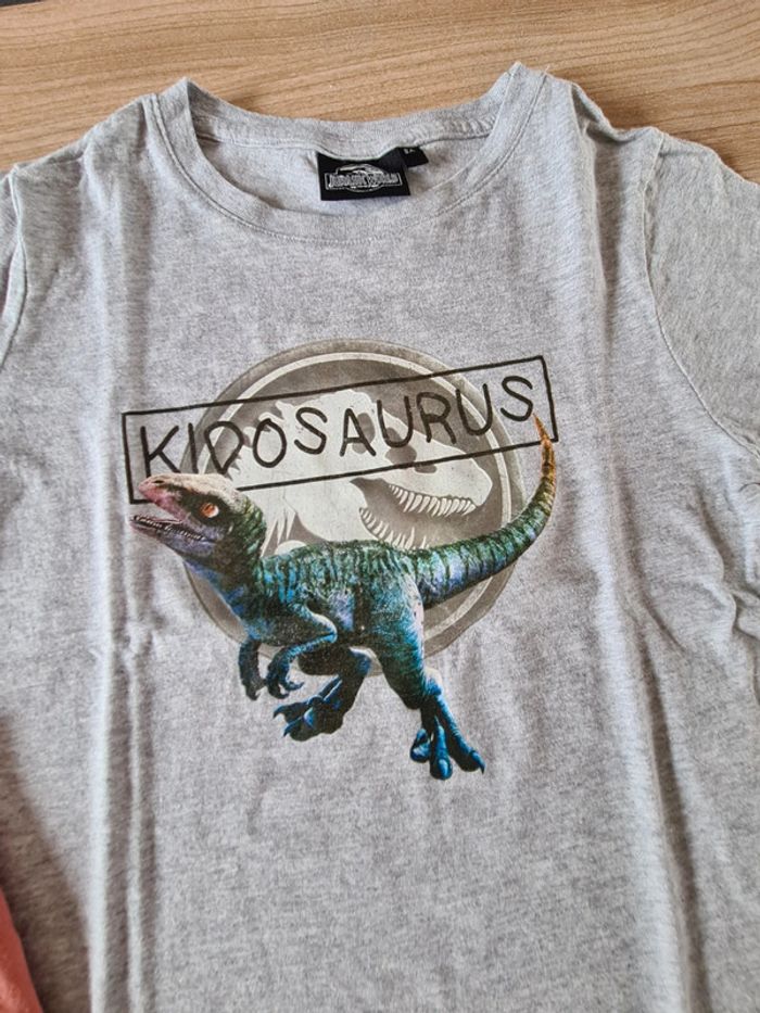 Lot t-shirt 8 ans - photo numéro 3