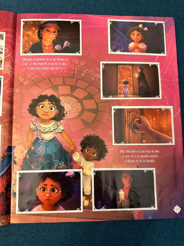 Album livre Panini complet stickers autocollants Disney Encanto famille Madrigal - photo numéro 5