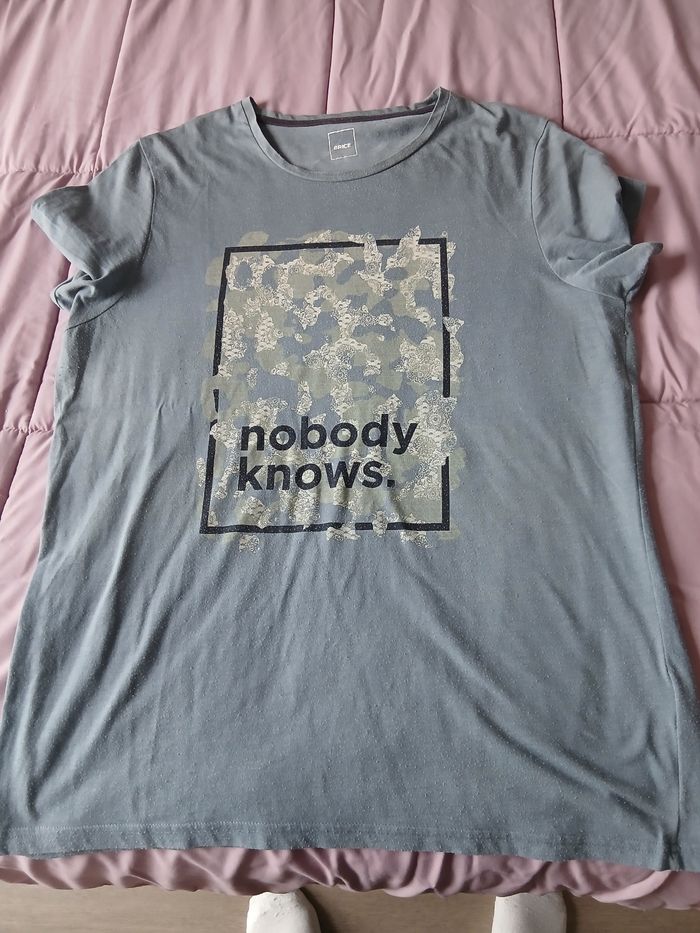 Tee-shirt gris a motifs - photo numéro 2