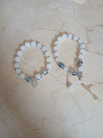 Lot de 2 bracelets en perles naturels avec pendentifs💢