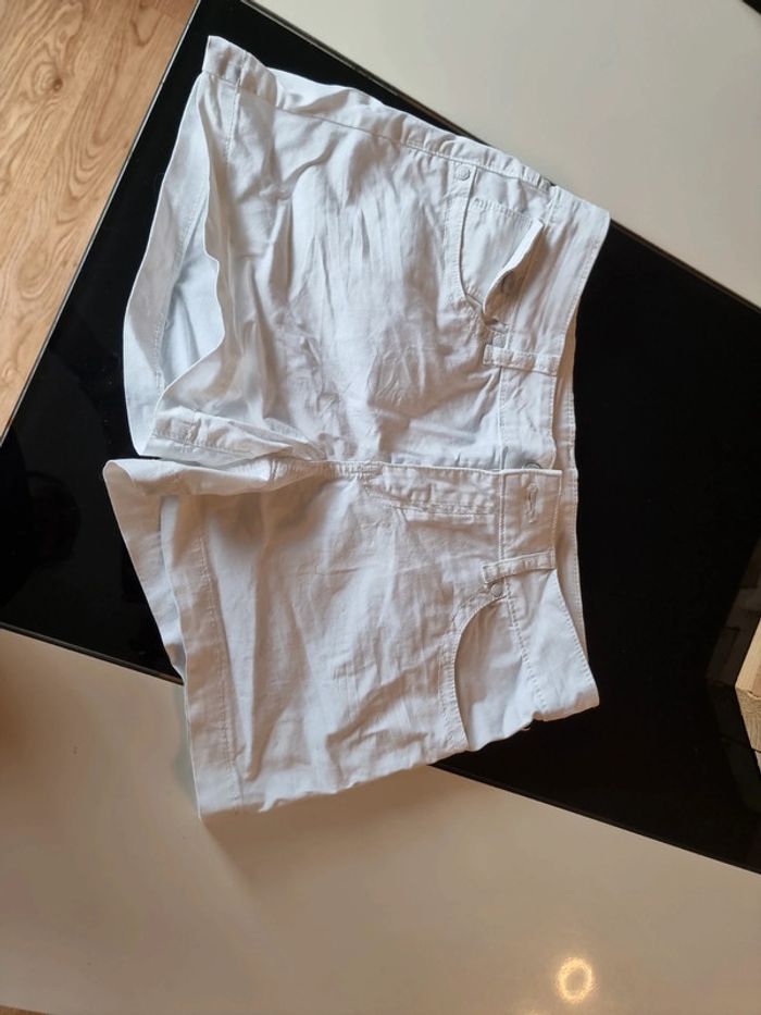 Short blanc