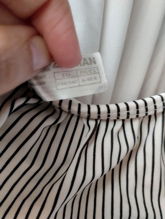 Maillot de bain Taille 8/10 ans - photo numéro 2