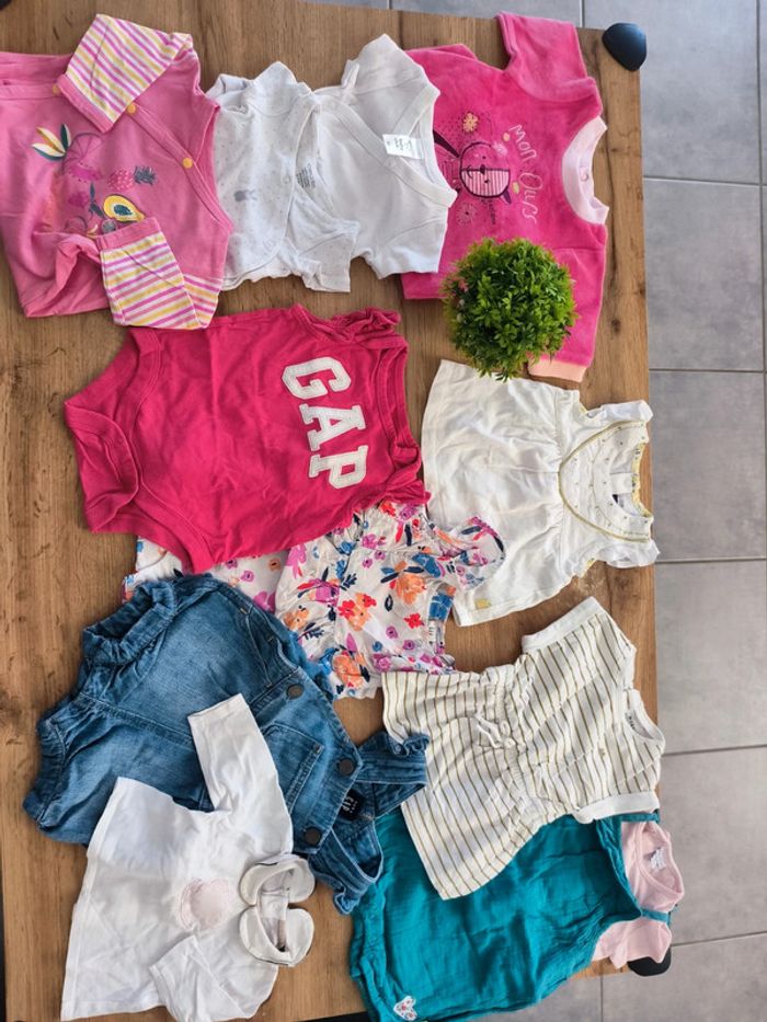 Lot vêtements bébé fille