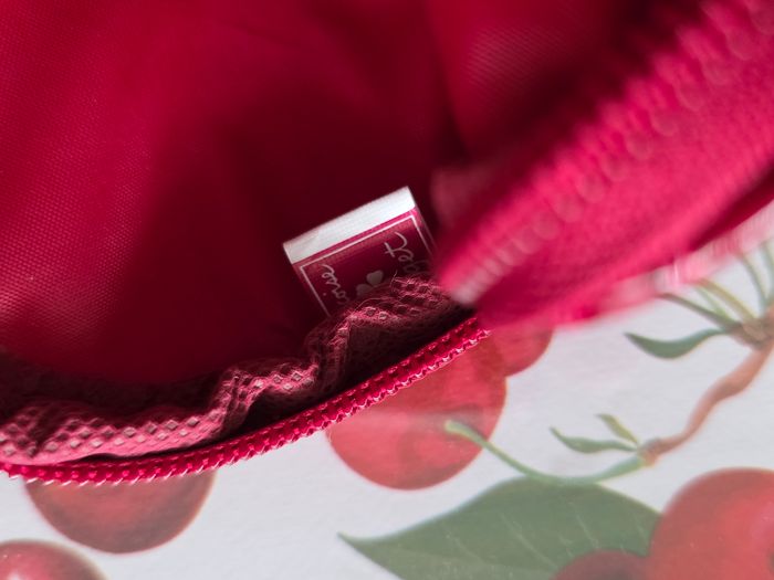 ENSEMBLE PORTE CARTES (12) UN PORTE MONNAIE ET UN ÉTUI POUR LUNETTES NEUF COULEUR ROUGE FONCER MARQUE FRANÇOISE SAGET - photo numéro 10