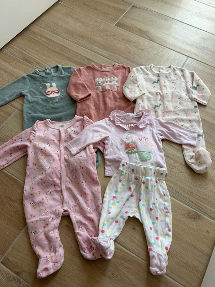 Lot 5 pyjamas 6 mois - photo numéro 2