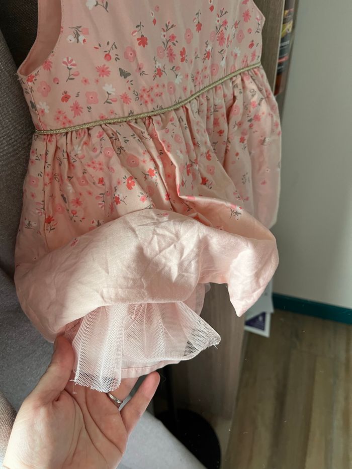 Robe rose et fleurs - photo numéro 2